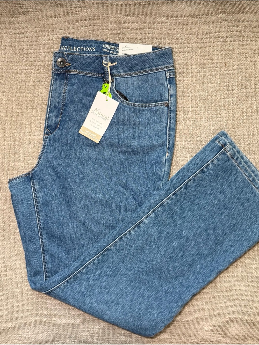 Women’s Straight Leg Jeans in Medium Blue